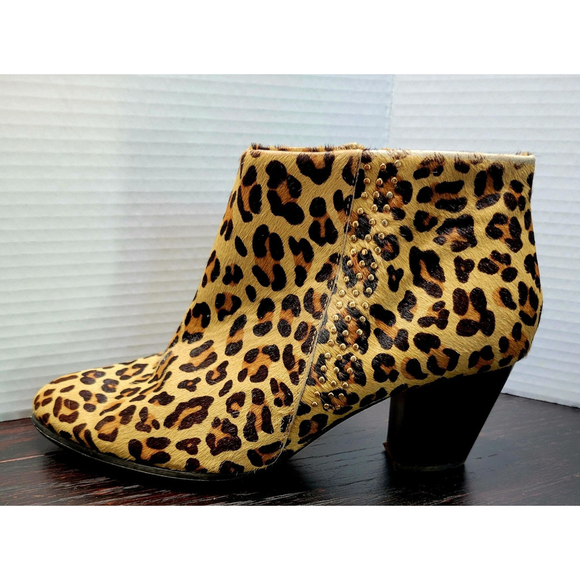Vionic Georgia Leopard Cheetah Print Calf Hair Studded Ankle Boots Size 10 - Picture 7 of 10